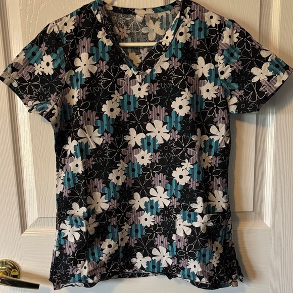 Tops - Floral Scrubs Top